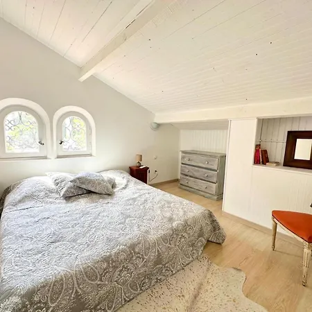 Maison Proche Raphael *